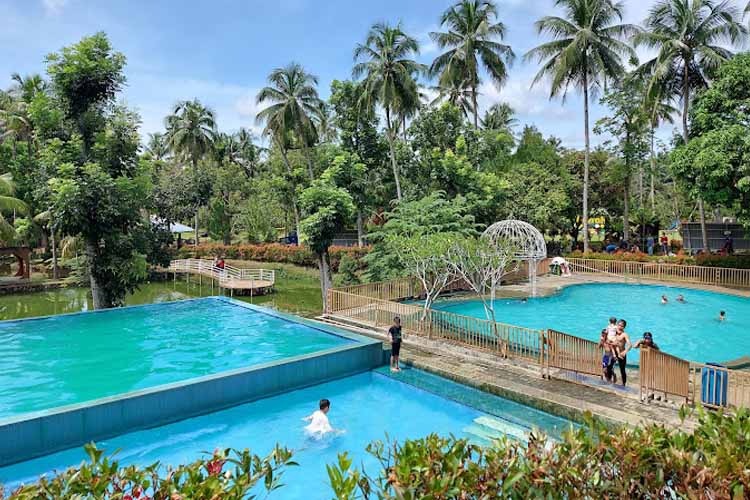 kolam renang monaco park sibiru-biru