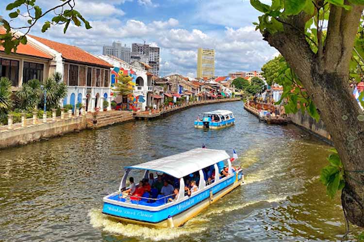 tempat wisata di melaka river cruise