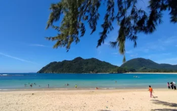 paket tour aceh 1 hari pantai lampuuk