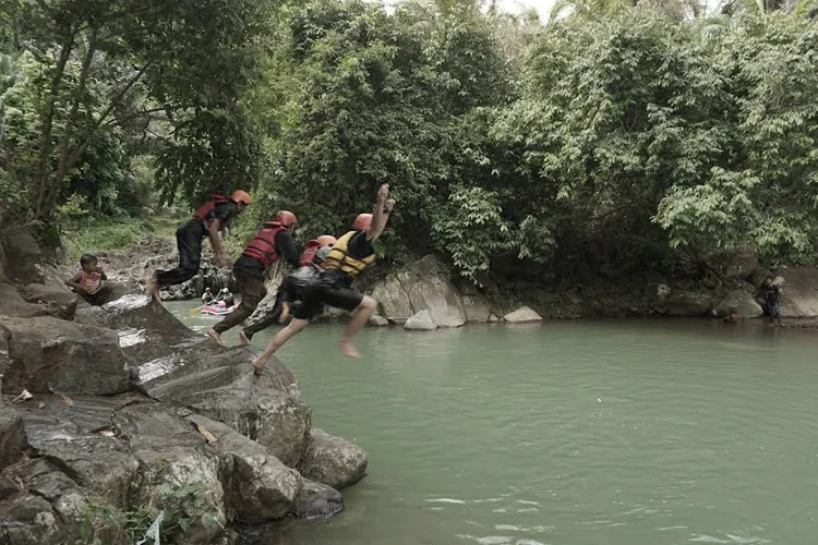 tempat wisata di padang sidempuan Sipenggeng Rock