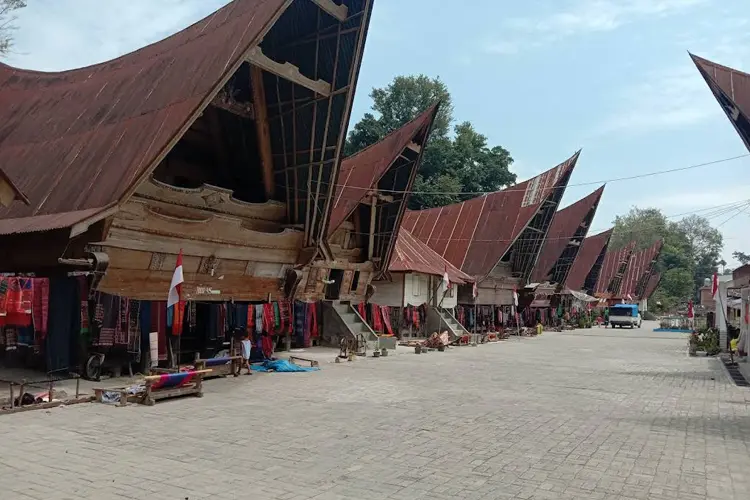 tempat wisata di samosir Desa Lumban Suhi-Suhi Toruan