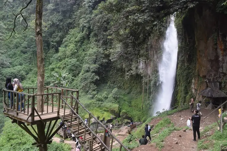 air terjun sikulikap