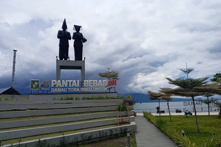 Tempat Wisata di Parapat yang Lagi Hits Pantai Bebas Parapat