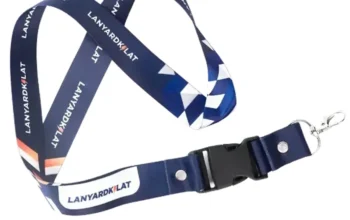 Kenapa Pelaku Bisnis Traveling Membutuhkan Lanyard untuk Event dan Tour Guide